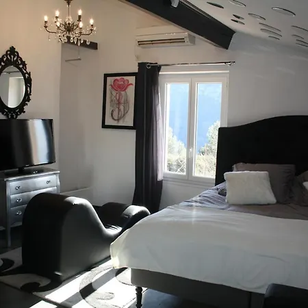 La Parenthese Amoureuse Bed & Breakfast *